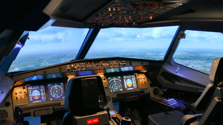 Flugsimulator – Motiv des Buchungsanbieters